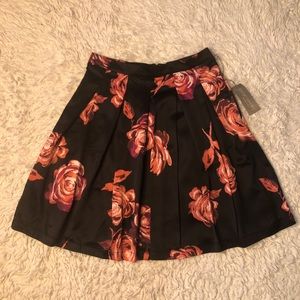 Floral Pleated Satin-like Skirt
